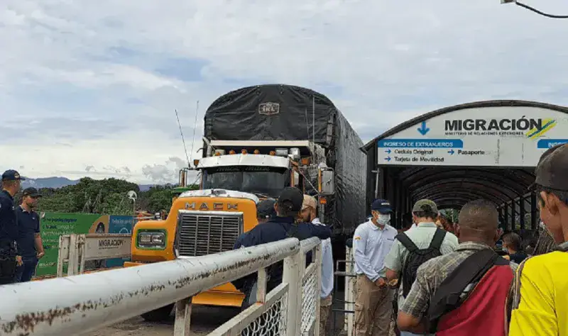 Saquean 3 gandolas con mercancía colombiana entre Valencia y Caracas
