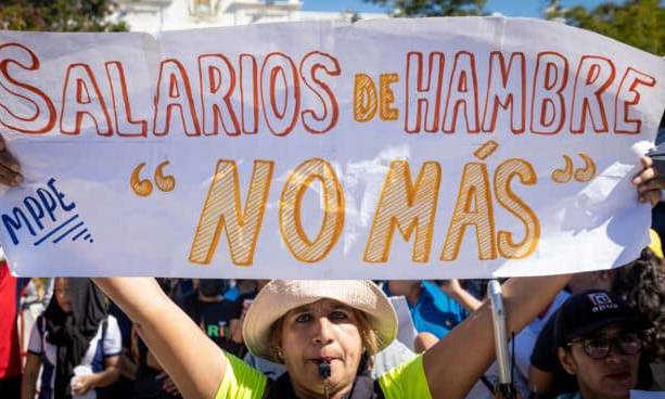Economistas: Anuncio salarial constituye la mayor desmejora laboral