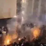 
			VIDEO: Lanzan fuegos artificiales dentro de una sala de cine en plena función en la India		