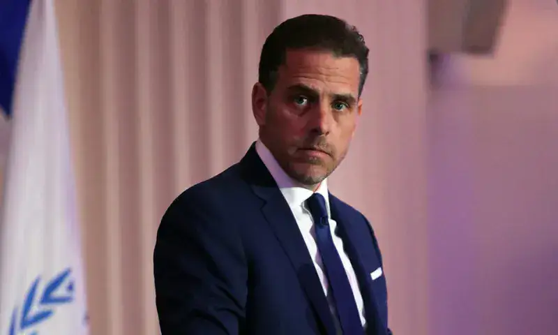 Hijo de Biden podría enfrentar cargos por delitos fiscales y compra de arma