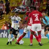 Caracas se fue de Bogotá con un 2-0 y debe remontar