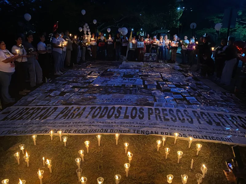 Familiares de presos políticos hacen vigilia por Carmen Navas en Caracas