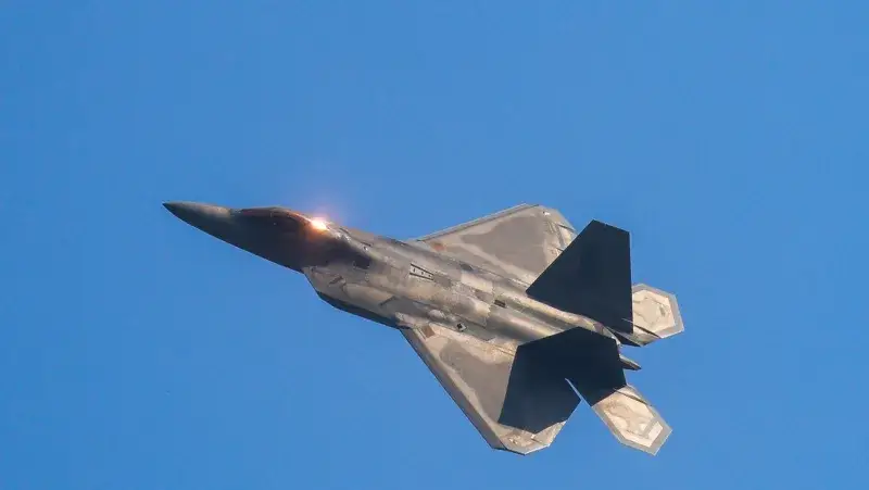EEUU lanza bombardeos contra Irán