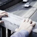 Alertan sobre el efecto "imitación" en suicidios en viaductos