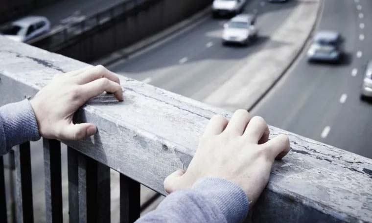 Alertan sobre el efecto "imitación" en suicidios en viaductos