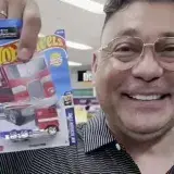 Jean Carlos Centeno busca récord Guinness con colección de Hot Wheels