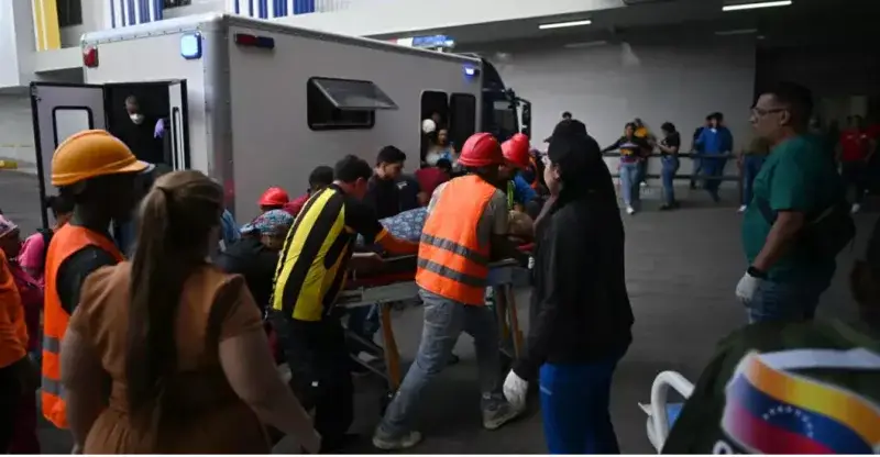 Niños rescatados llegan solos a hospitales de Caracas tras los sismos en La Guaira