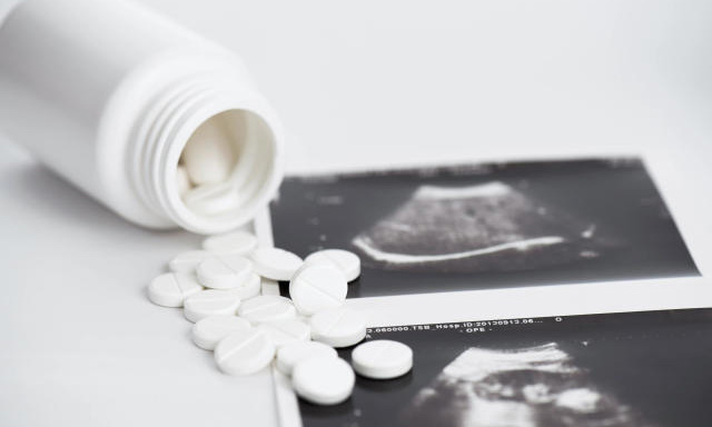 EE. UU. impugnará restricciones de píldora abortiva ante la Corte Suprema