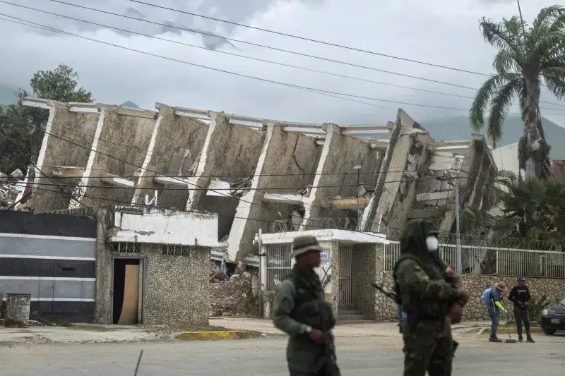 Sube a 4.930 la cifra de fallecidos por los sismos en Venezuela