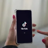
				El filtro de TikTok que maquilla el rostro y que nadie detecta			