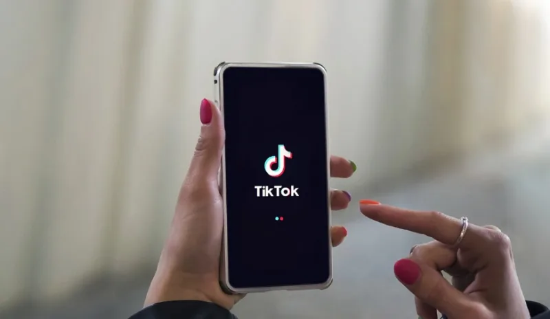 El filtro de TikTok que maquilla el rostro y que nadie detecta