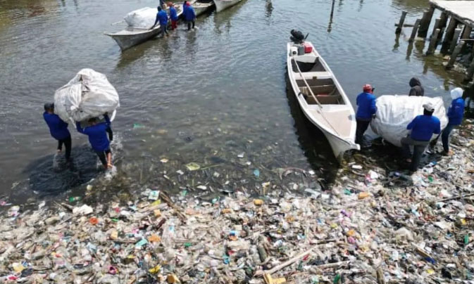 Aseguran que se recolectaron más de 21.000 toneladas de desechos del Lago
