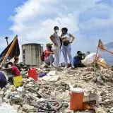 Ciudadanos de La Guaira exigen ayuda tras terremotos