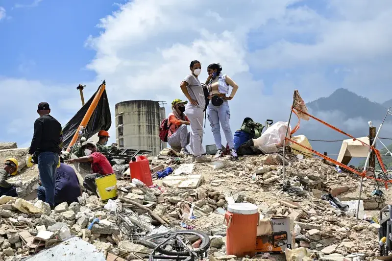 Ciudadanos de La Guaira exigen ayuda tras terremotos