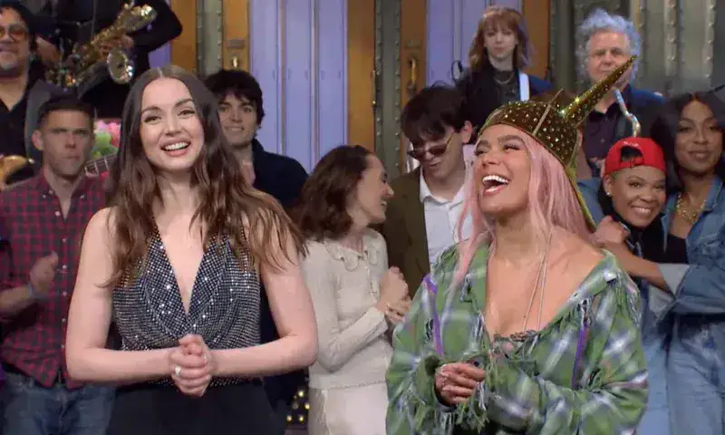 Ana de Armas empieza su monólogo de Saturday Night Live en español