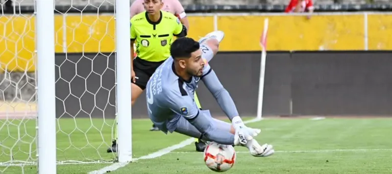 Rafael Romo le dio la clasificación a Universidad Católica a semifinales de Copa Ecuador