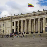 Colombia afronta un fuerte ajuste fiscal y el próximo gobierno recibirá alta deuda