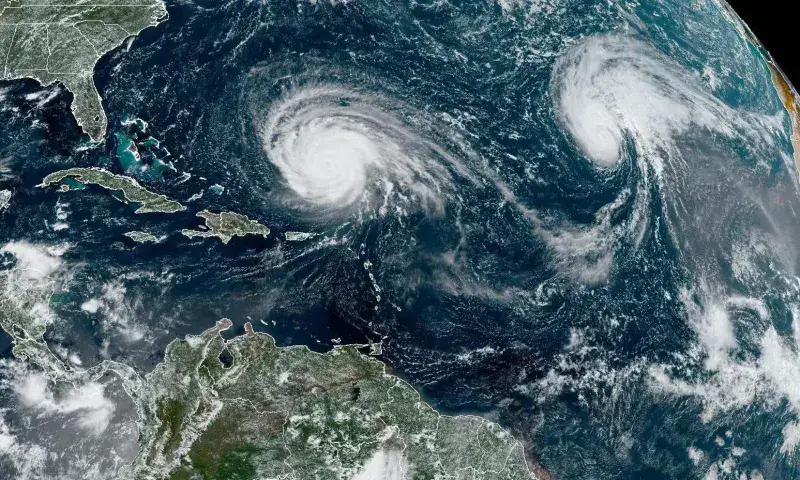 Lee prosigue como huracán mayor en el Atlántico
