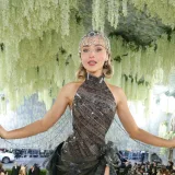 Sabrina Carpenter consigue orden de alejamiento contra presunto acosador