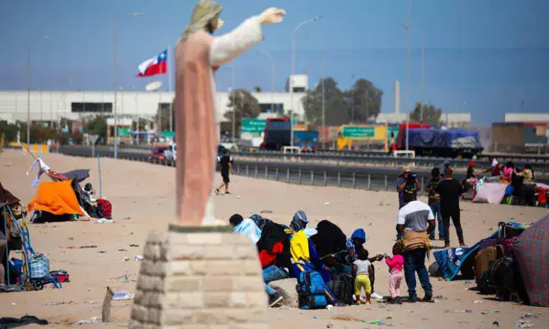 Migrantes burlan control fronterizo en sur de Perú pese a estado de emergencia