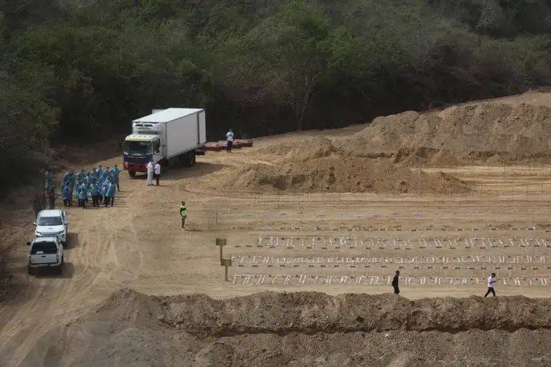 La Esperanza y Los Silos trabajan sin descanso tras los terremotos