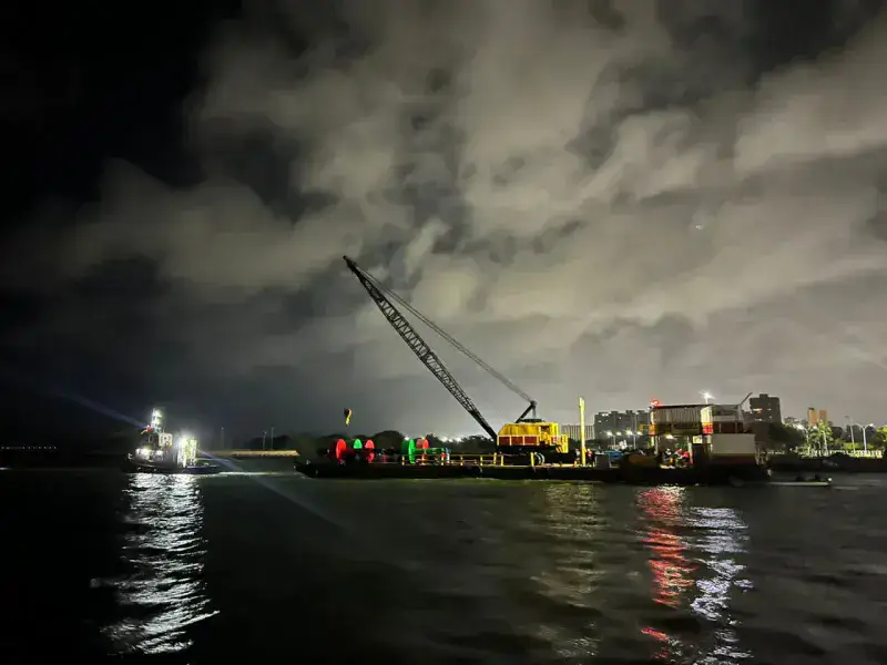Instaladas primeras ocho boyas de señalización en el Lago de Maracaibo
