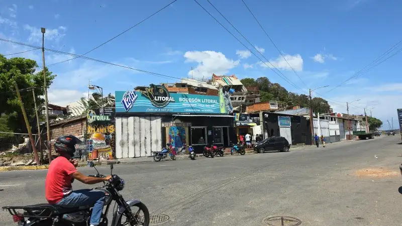 Bodegón El Litoral resurge tras el sismo y los saqueos en La Guaira