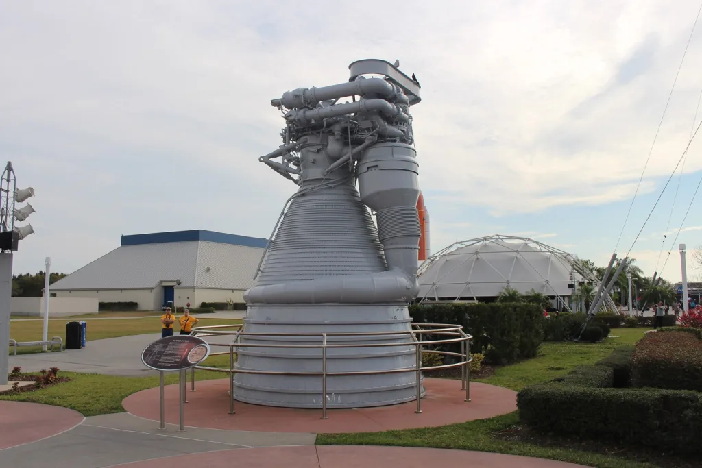 La NASA advierte que sus bases de lanzamiento ya no alcanzan para Artemis