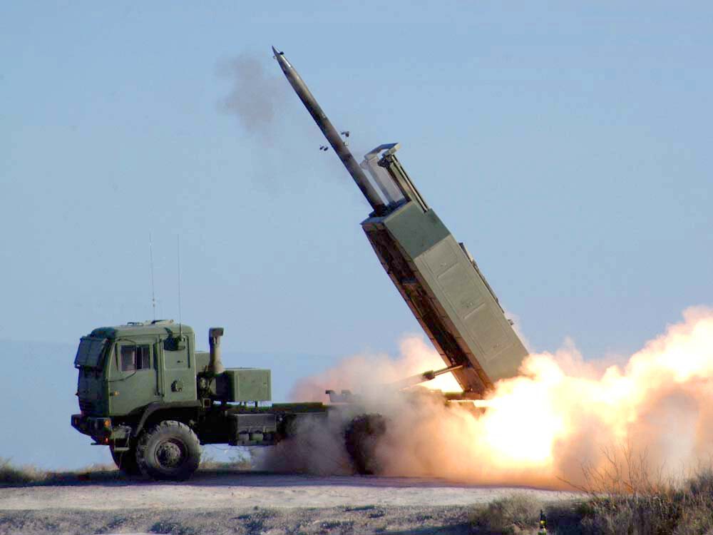Taiwán ensaya por primera vez en su costa cómo frenar una invasión con lanzacohetes HIMARS