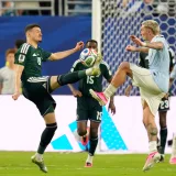 Uruguay iguala 1-1 con Arabia Saudita en el debut del Grupo H