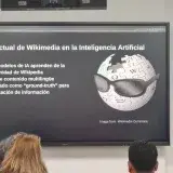 File:Cómo ayuda wikipedia a los modelos de entrenamiento de IA.jpg