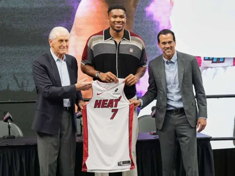 Giannis Antetokounmpo se suma al Heat y apunta al título