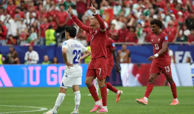 Cristiano marca doblete y Portugal consigue su primer triunfo en el Mundial