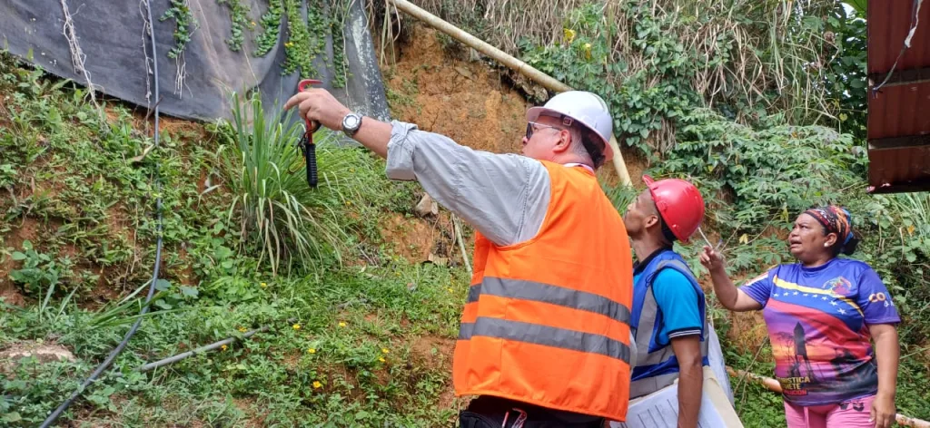 Vecinos de Carayaca priorizan inspecciones tras los sismos