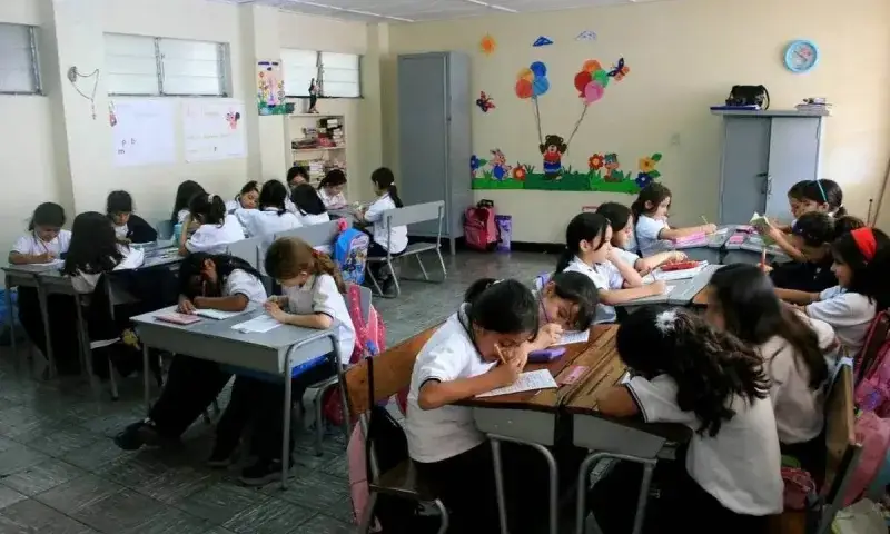 Vuelven las clases el lunes en zonas sin daños sísmicos
