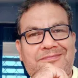 Cirugía lograría que técnico óptico no pierda visión de su ojo izquierdo