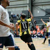 “Chavela” Vidal afina la puntería con Peñarol