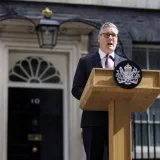 Keir Starmer renuncia como líder laborista y abre relevo en el gobierno británico