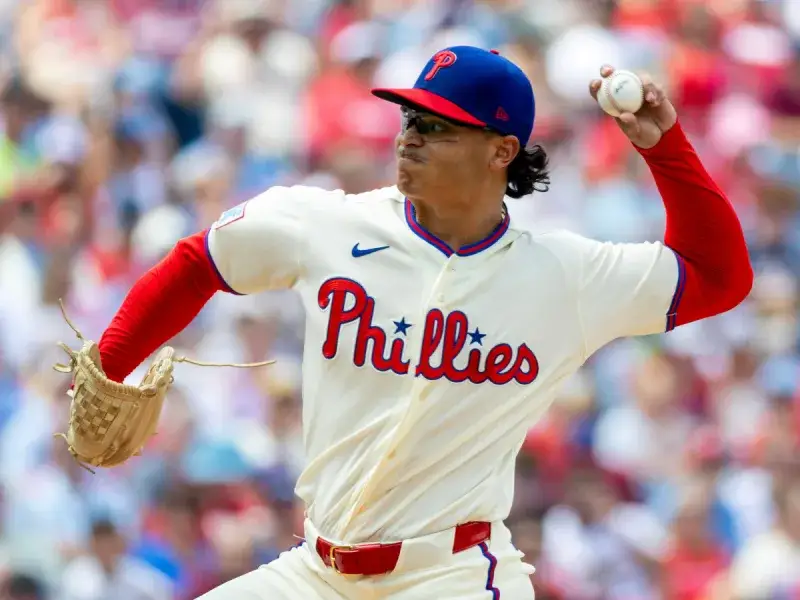 Luzardo brilló ante Toronto con 12 ponches en Filadelfia