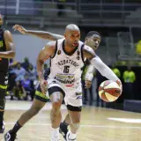 Gladiadores impone su ley en casa de Piratas