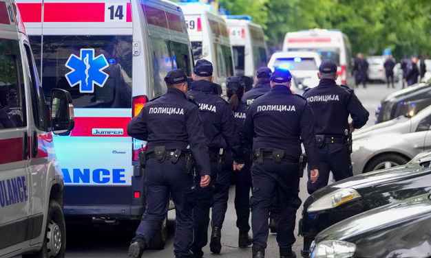 Nueve muertos en tiroteo en una escuela de Serbia