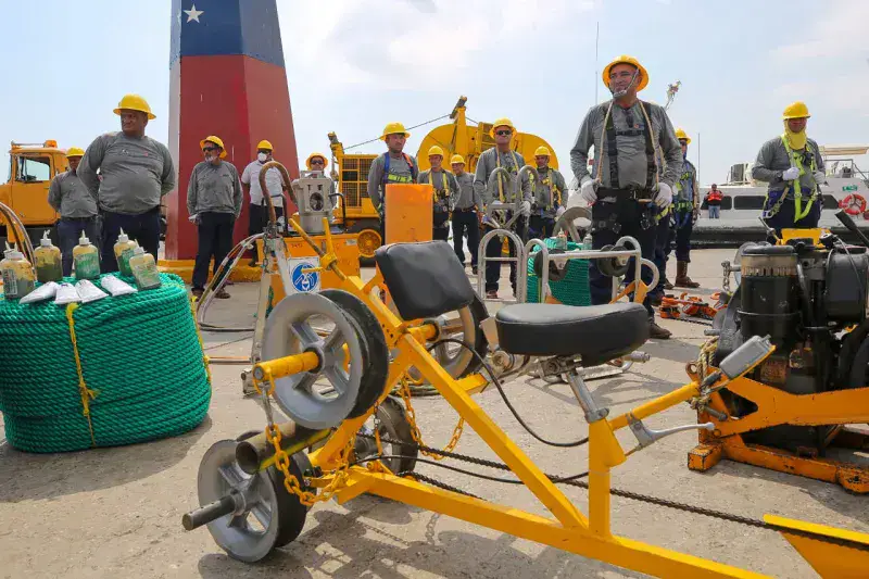 Realizan mantenimiento a línea de subestación Tablazo en el Zulia