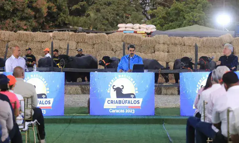 Maduro pide invertir recursos robados por corrupción en programas sociales