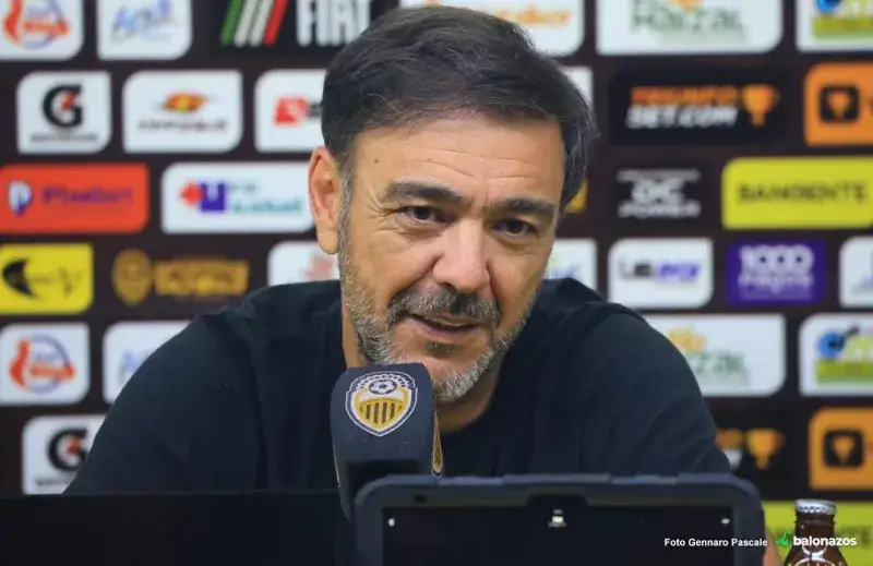 Álvaro Recoba celebra el liderato del Táchira tras vencer a Monagas