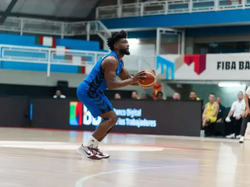 Selección de baloncesto pierde ante Colombia y queda fuera