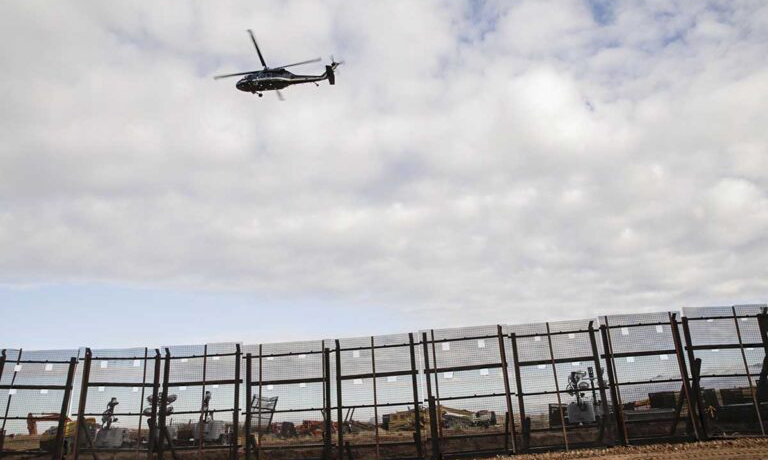 Gobernador de Texas promete endurecer leyes en frontera con México