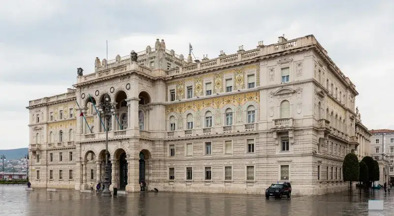 File:Palacio del Gobierno, Trieste, Italia, 2017-04-15, DD 08.jpg