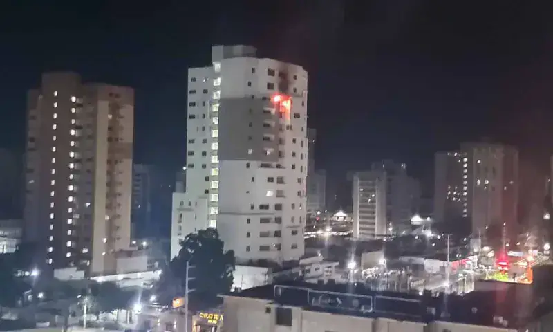 Presumen que bajón eléctrico causó incendio de apartamento en Tierra Negra