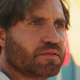 Édgar Ramírez celebra el estreno de Florida Man en Netflix