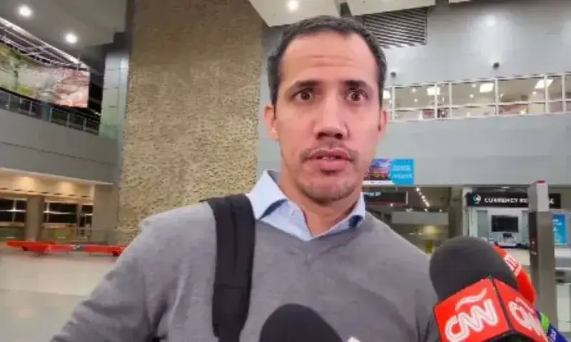 Guaidó: "No estoy solicitando asilo político en EE. UU. en este momento"